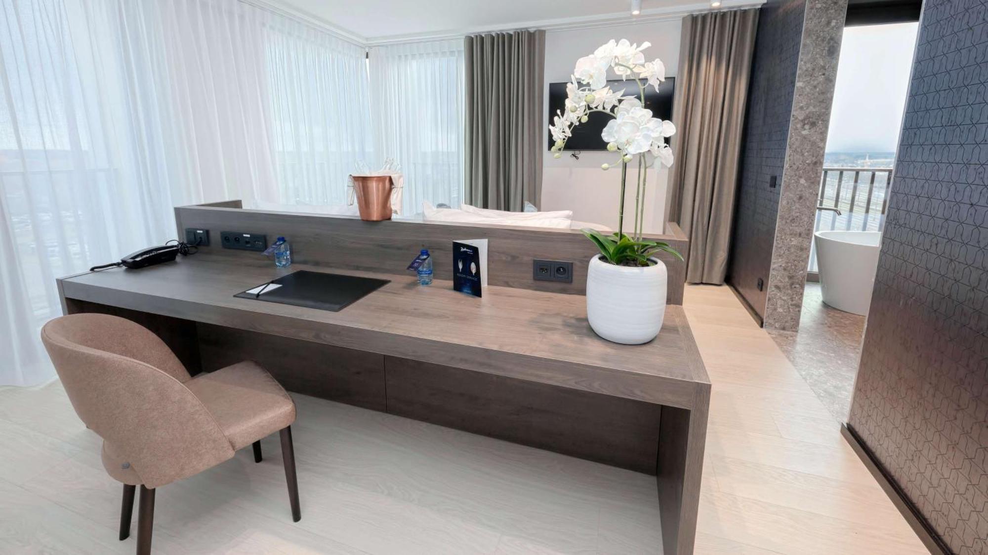 Suite con 1 Camera da Letto e Balcone